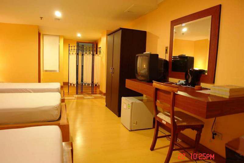 Sir William'S Hotel Quezon City Exterior photo